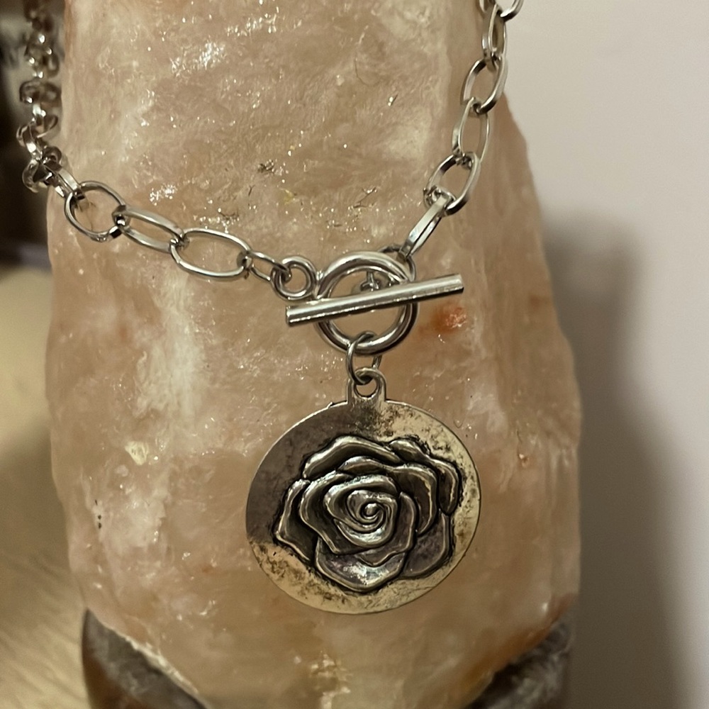 Rose paparazzi necklace